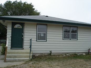 1st image of 1104 W Lawn Dr