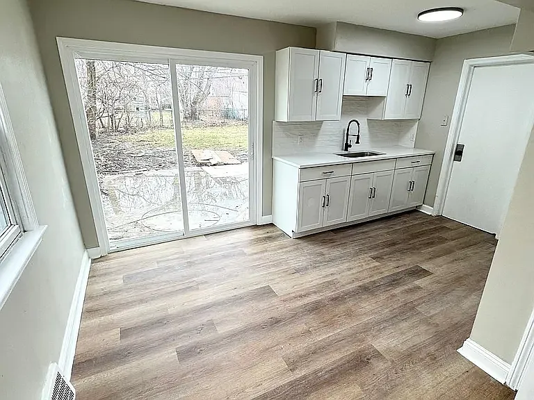 3 bed, 1712 sqft, $1,550 — Photo 2