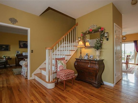 4th image of 48 Kings Ln