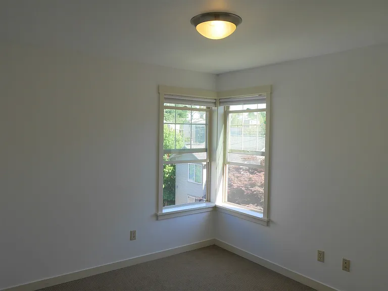 2020 E Terrace St — Photo 9