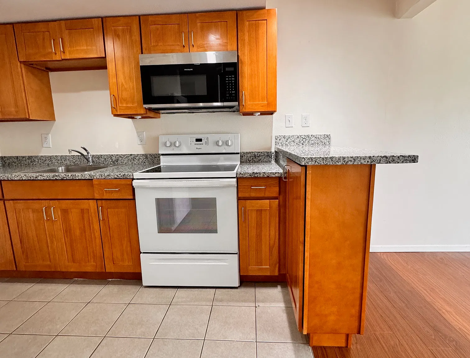 1 bed, 775 sqft, $1,600 — Photo 4