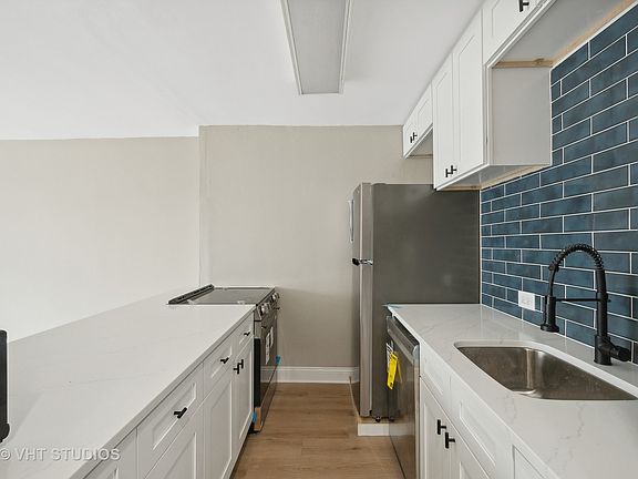 5th image of 535 N Michigan Ave APT 2212