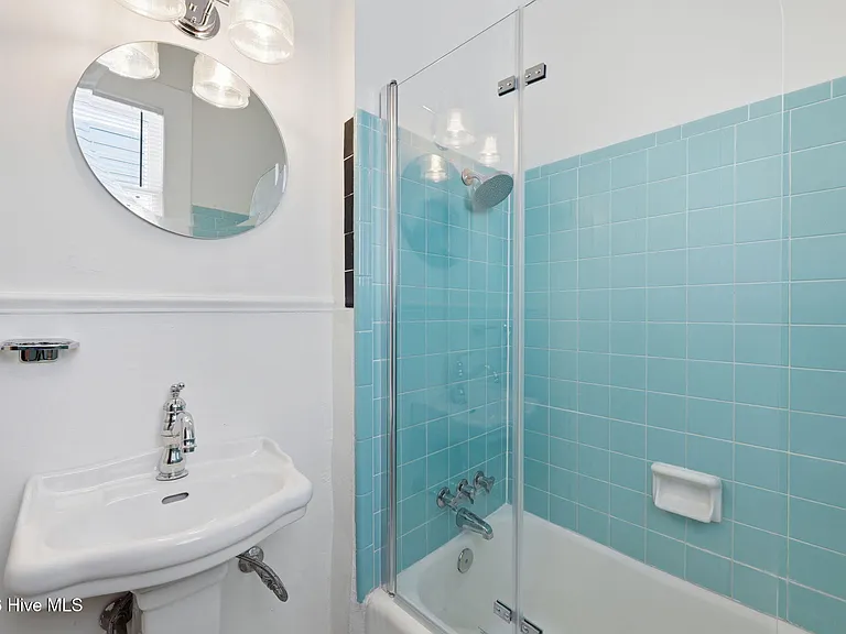 511 Middle St #C — Photo 12