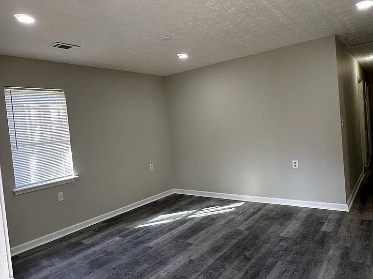 1293 Bridges Ave SW — Photo 20