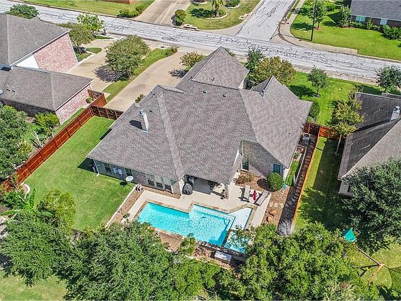 4th image of 5116 Sycamore Hills Dr