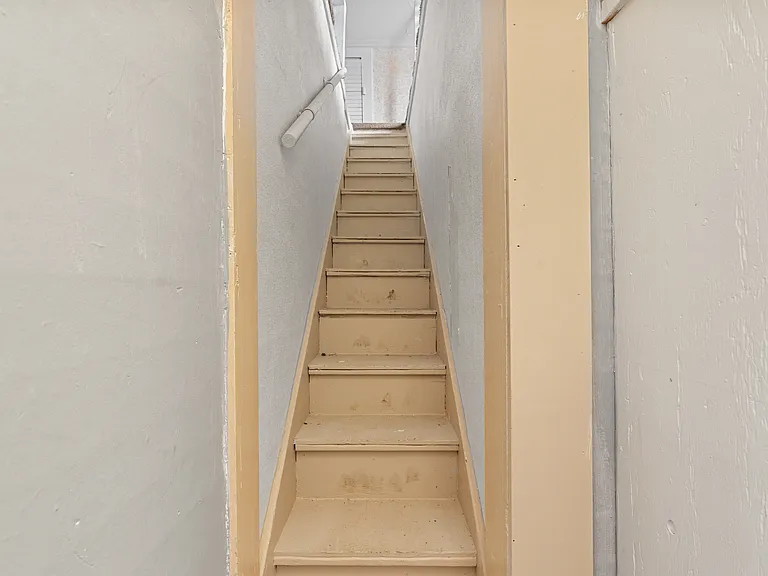 1313 Lincoln St — Photo 17