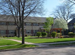240 E Chateau Pl, Milwaukee, WI 53217