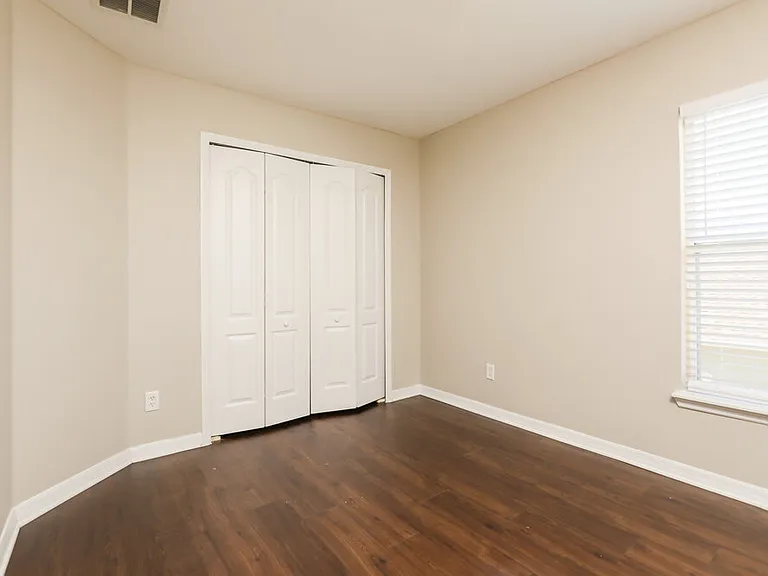 2101 Woodsedge Dr — Photo 14