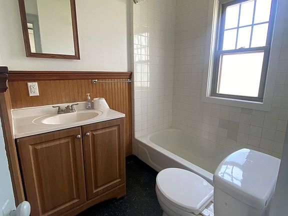 3rd image of 275 Bird Ave APT 3