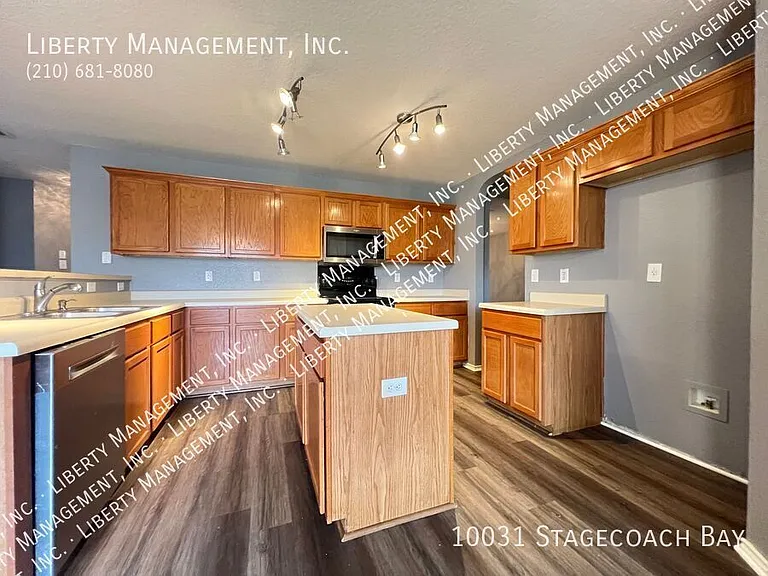 10031 Stagecoach Bay — Photo 7