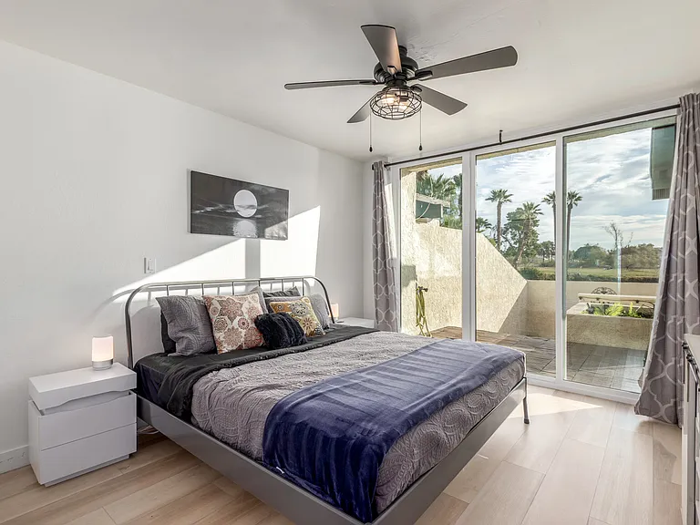 2529 N Miller Rd — Photo 45
