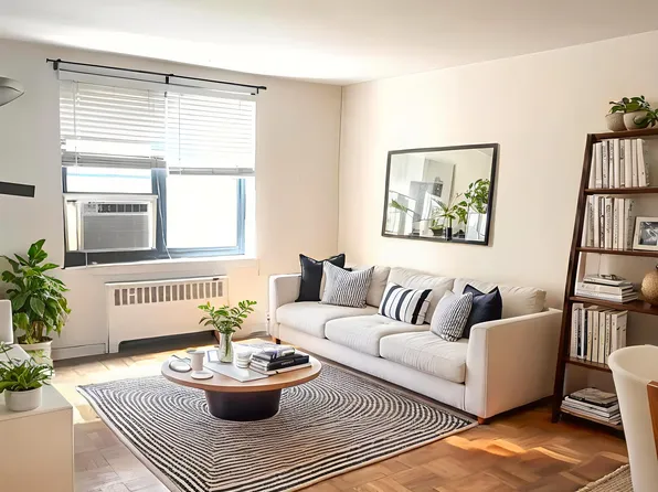 91-08 32nd Avenue image 3 of 9