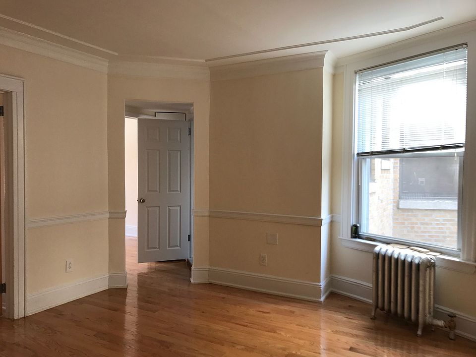 1st image of 5113 Skillman Ave APT 2R