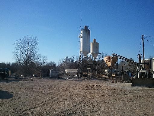 4th image of 1915 S Park Dr