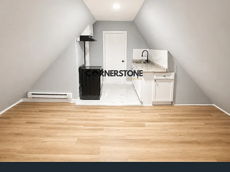 31 Kent St #3 — photo 2 of 7