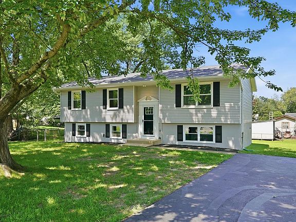 3rd image of 210 Austin Dr
