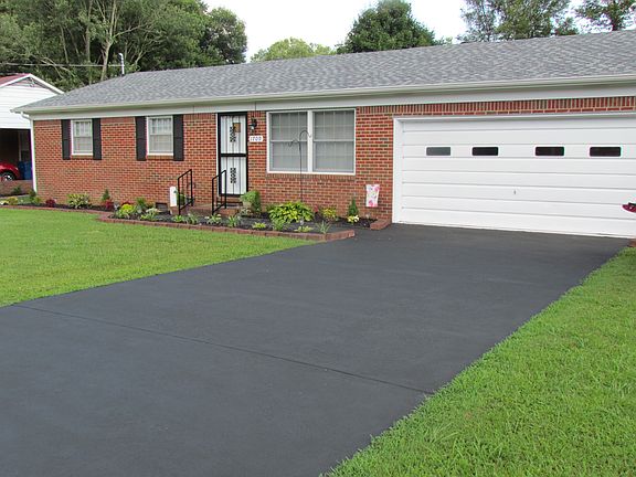 4th image of 1709 Keenland Dr