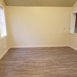 3rd image of 1508-1510 University Dr