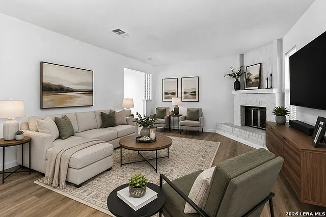 2 bed, 1.5 bath, 1228 sqft, $1,695 — Photo 3