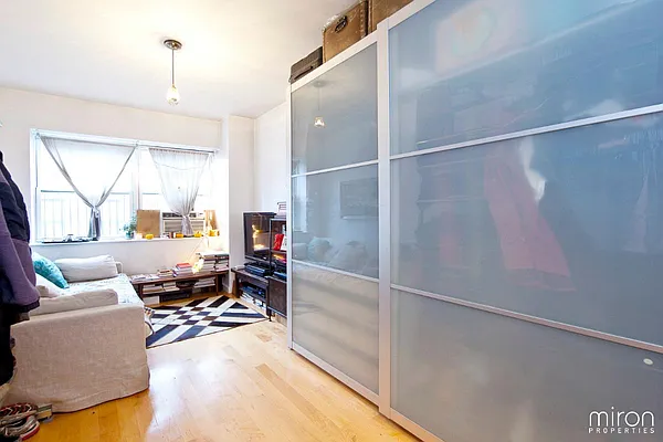 Rented by Miron Properties | media 9