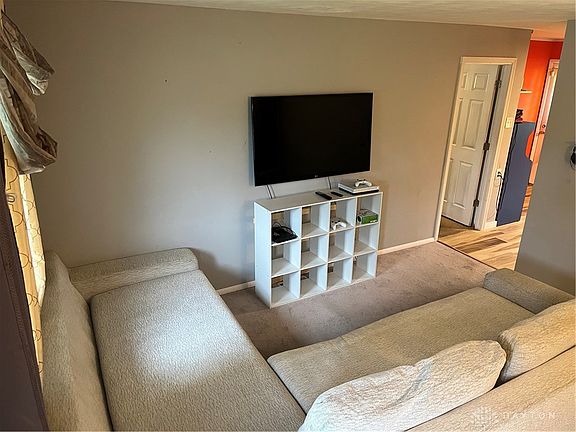 3rd image of 2918 Silvercliff Dr
