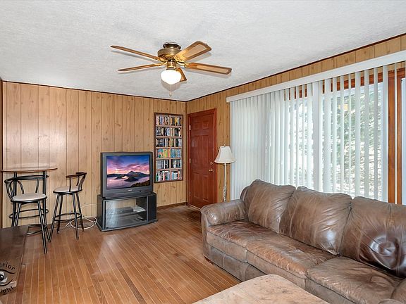 5th image of 21956 Millard Ave