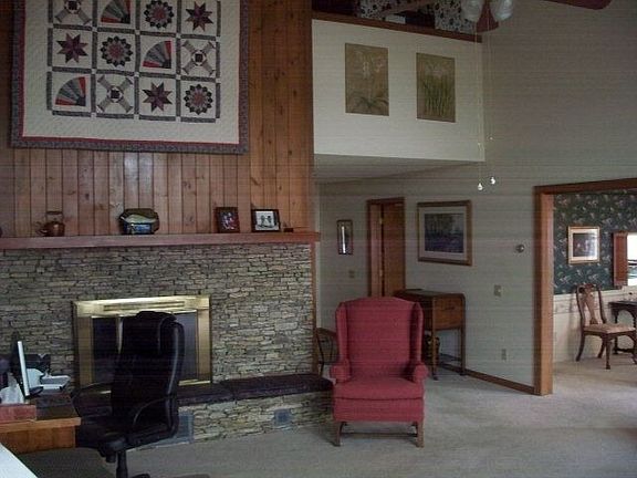 5th image of 181 Woodland Way