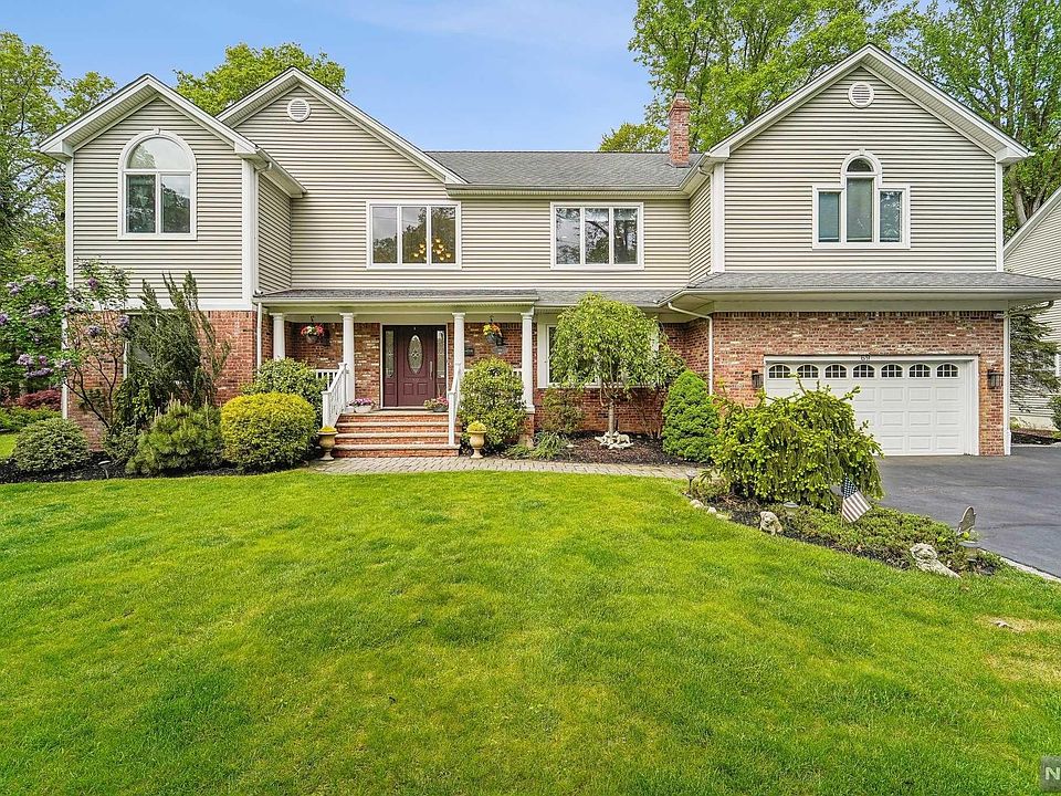1st image of 69 Fuhrman Ave