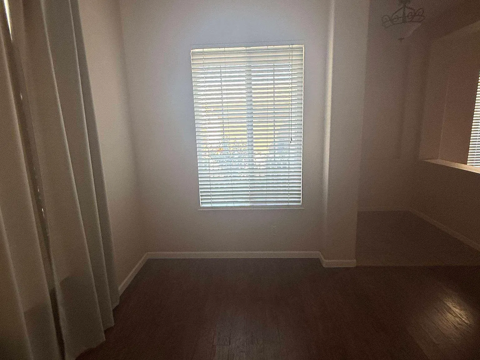 4 bed, 1937 sqft, $2,850 — Photo 4
