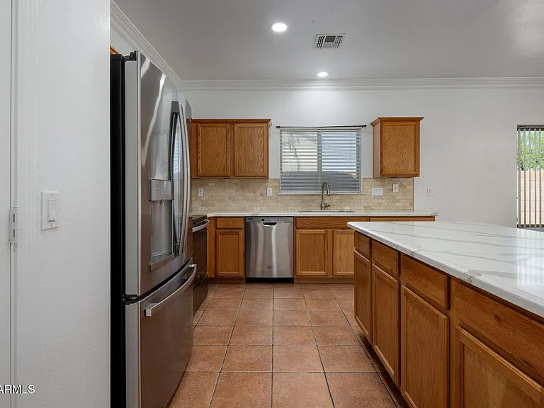 17862 W Caribbean Ln — Photo 8