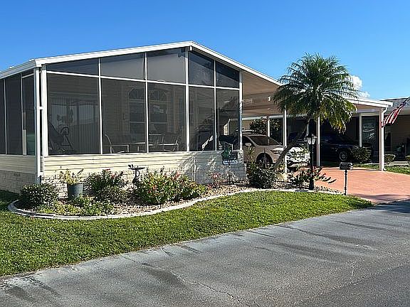 1344 sq ft of Paradise!