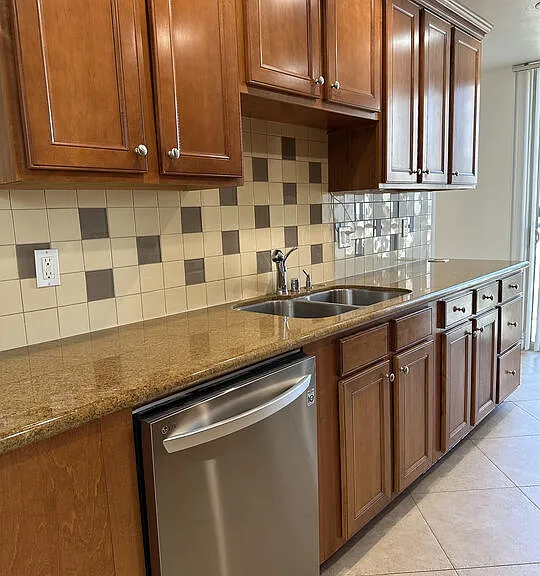 918 S Harvard Blvd #302 — Photo 6