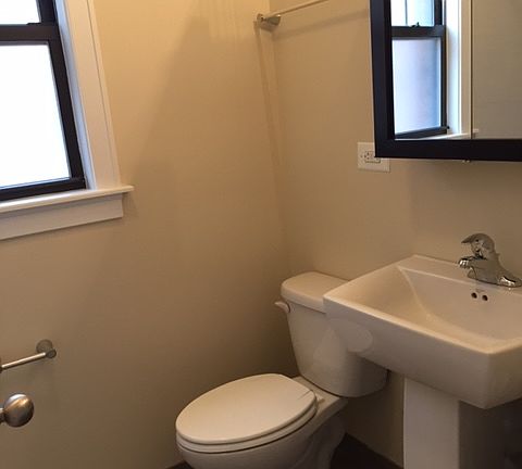 3rd image of 520 W Cornelia Ave APT 311