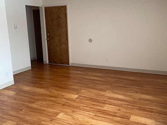 4th image of 211 S Balsam St APT 303