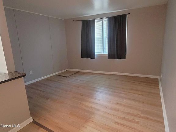 5th image of 147 Eagle St APT 1