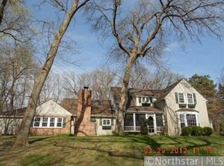 2929 Oak Lea Dr, Wayzata, MN 55391