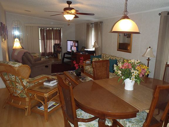 4th image of 4 Glen Cove Ct