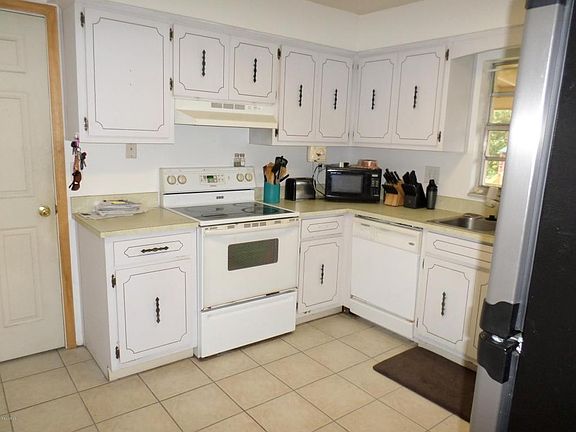 4th image of 4490 Longbow Dr