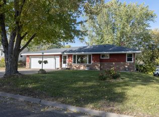 1469 Grandview Ave E, Maplewood, MN 55109