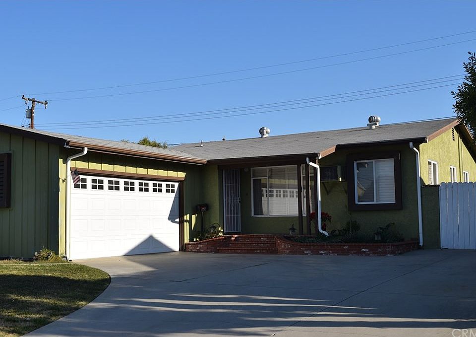 1st image of 15462 Woodcrest Dr