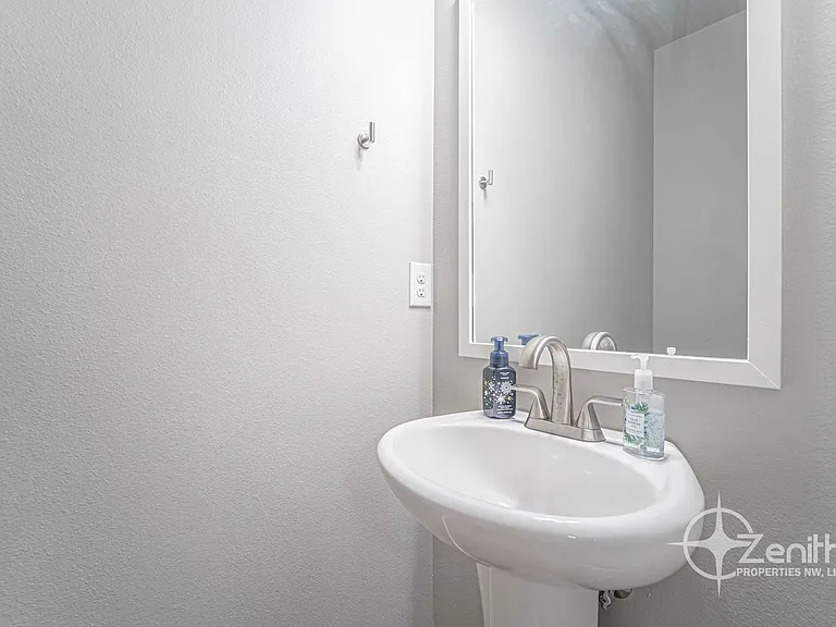 186 N 44th Pl — Photo 11
