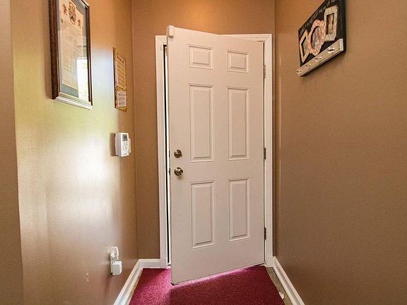 5th image of 483 Walnut Dr