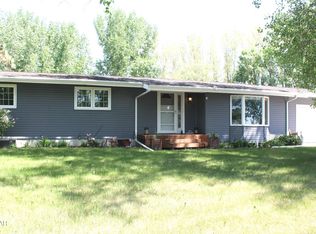 1564 Corinth Rd, Manvel, ND 58256