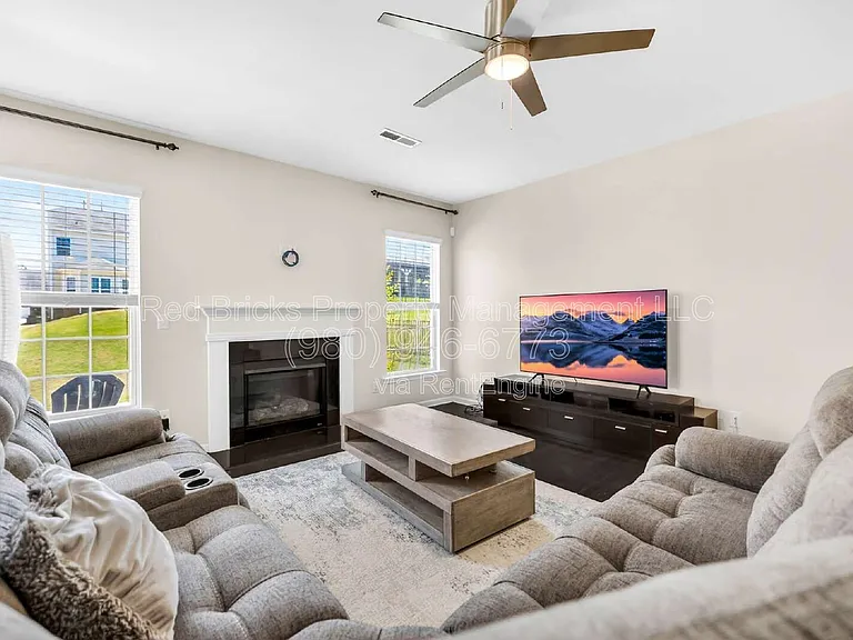 10677 Sky Chase Ave NW — Photo 10
