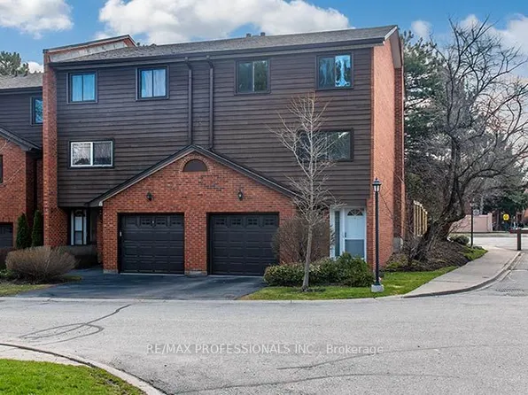 4230 Fieldgate Dr #34, Mississauga, ON L4W 2M5