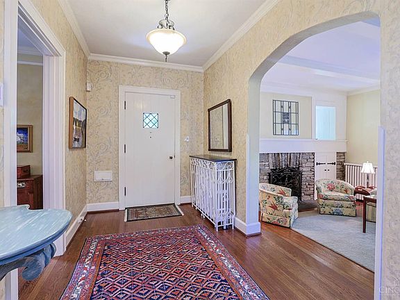 5th image of 3621 Victoria Ln