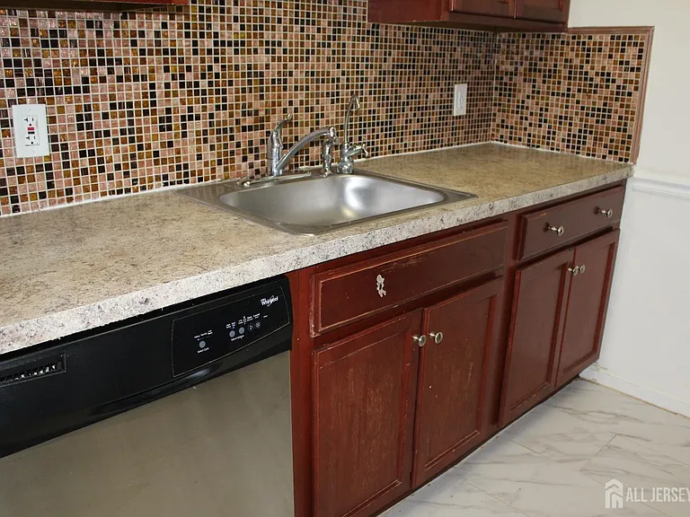 611 Doral Ct — Photo 17