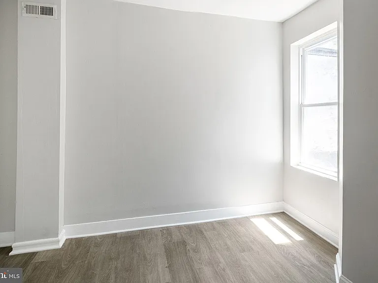 3836 Wyalusing Ave — Photo 12