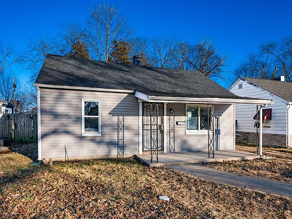 2nd image of 854 Brentnell Ave