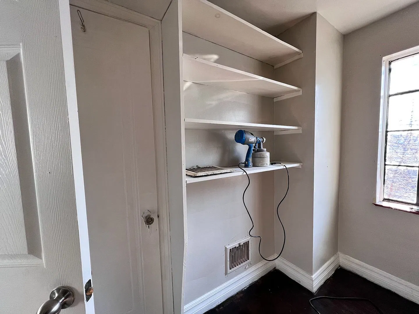 3 Bedroom 1 Bath Home in Detroit — Photo 3